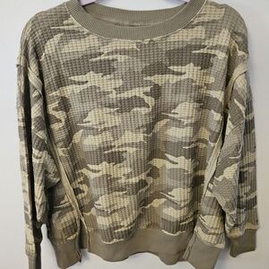 American Eagle Outfitters NWT Oversized Camouflage Waffle Knit Long Sleeve Shirt